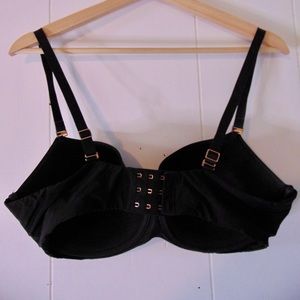 36DD Silken black bra